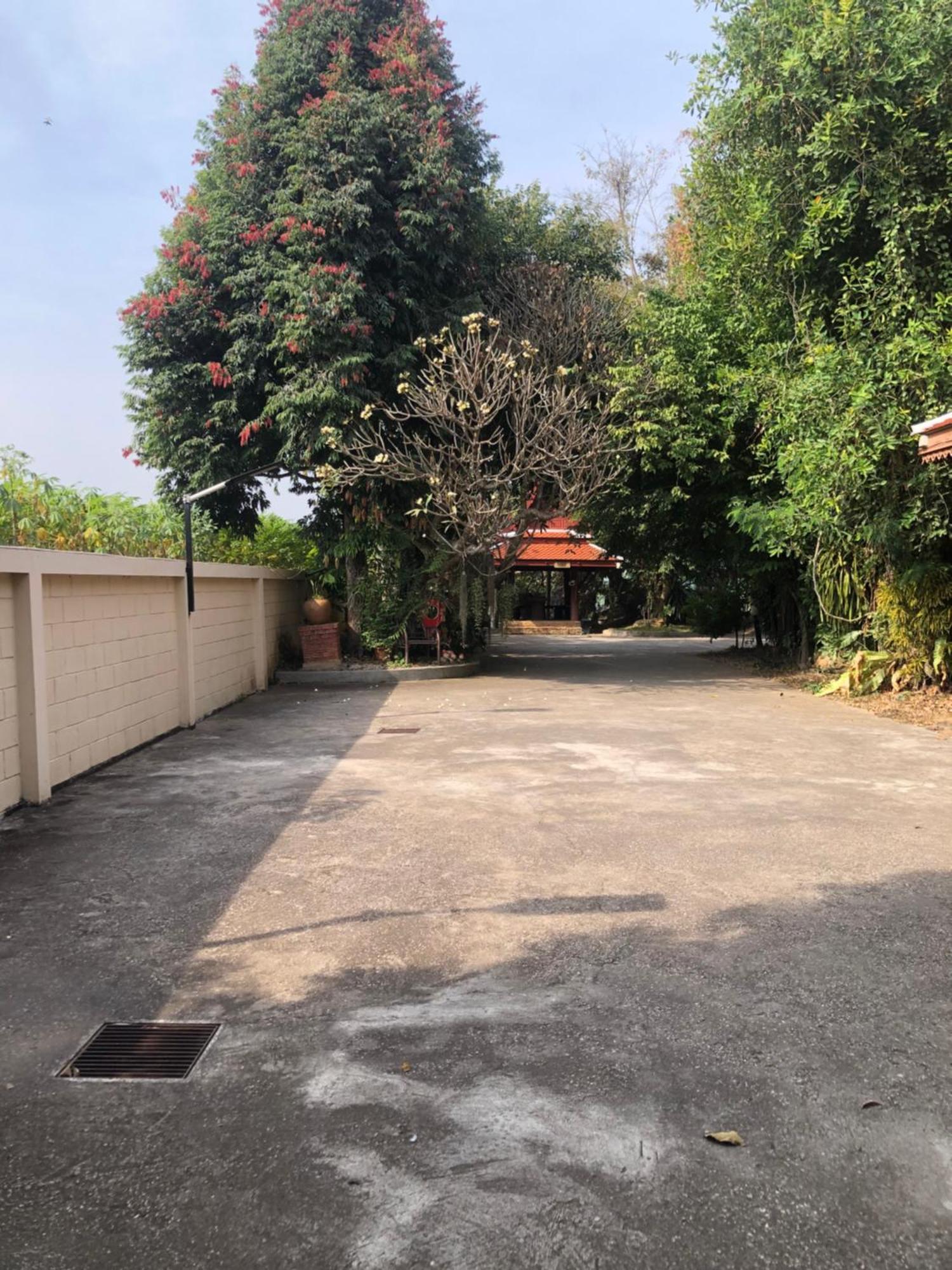 Ruen Thai Ban Rim Nam Kamphaeng Phet Exterior foto